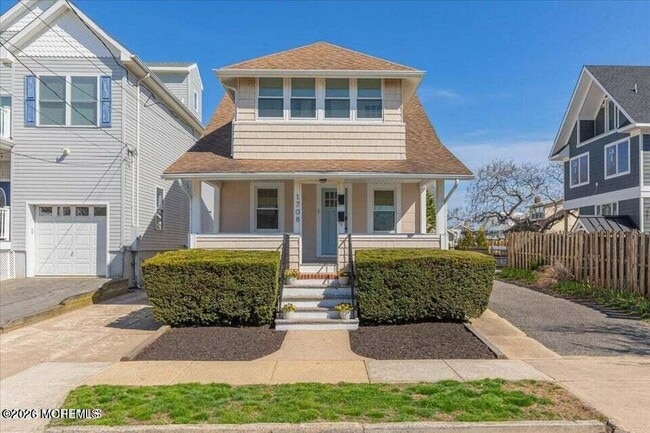 Photo - 1708 A St