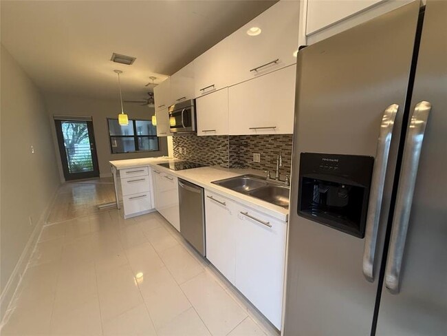 Photo - 1109 E Broward Blvd Unit 10