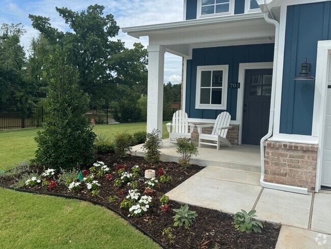Building Photo - 3 bed 2 bath 2 car in  bungalow Heights, b... Rental