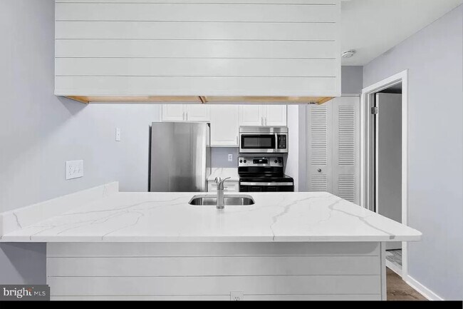 Photo - 10132 Hellingly Pl Unit 288