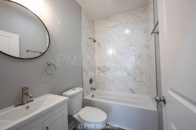 Photo - 2825 McPherson St