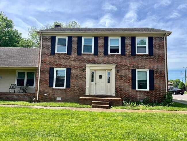 Building Photo - 860 Village Court Unit 1 Rental