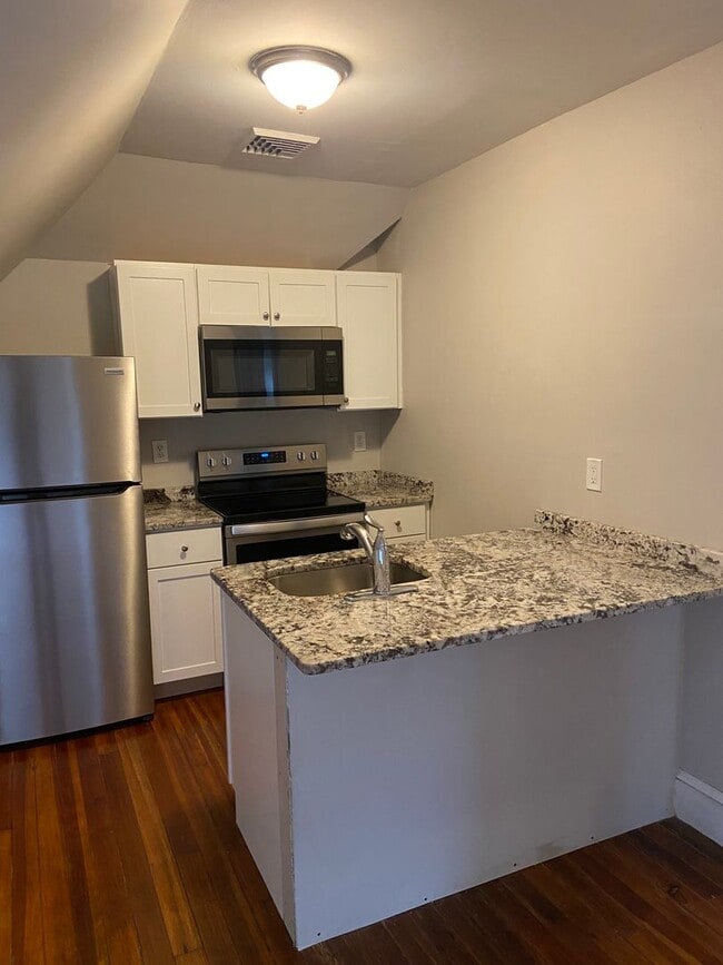 Building Photo - 94 Oakland Ave Unit 94 Oakland  3 Rental