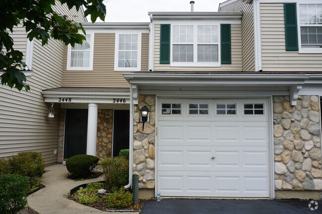 Building Photo - 2446 Oak Tree Ln Unit 2446 Rental
