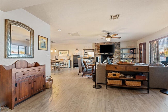 Photo - 8543 E Jackrabbit Rd