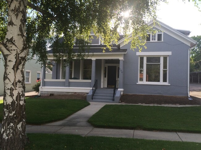 Building Photo - 123 C St Unit #2