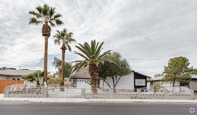 Building Photo - Charming one-story house