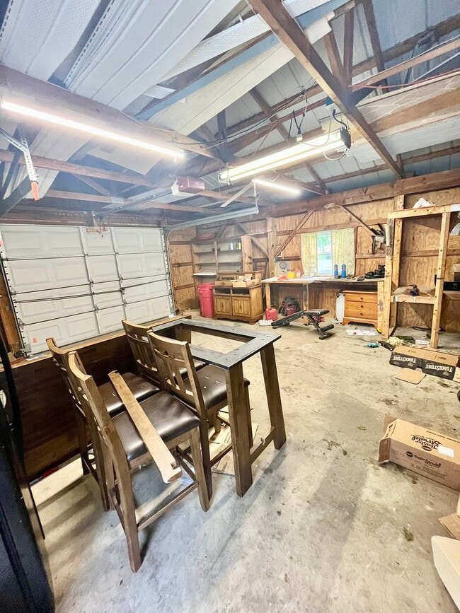 Photo - 3 Bedroom, 2 Bathroom Single Family Home i...