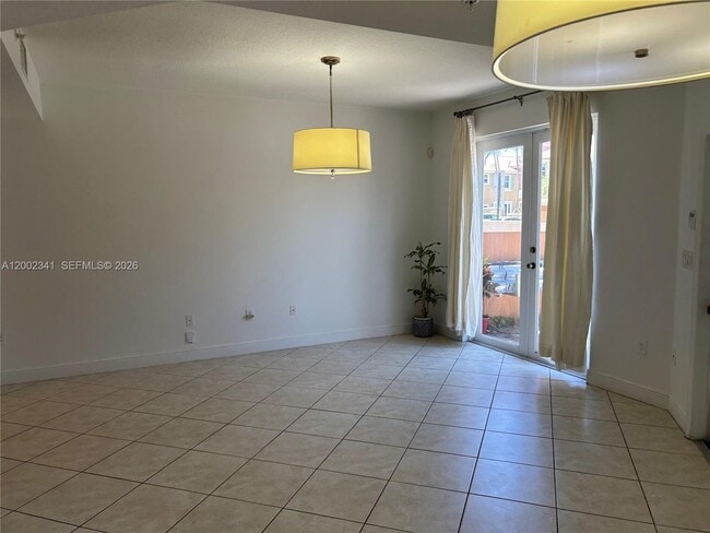 Photo - 915 SW 143rd Terrace