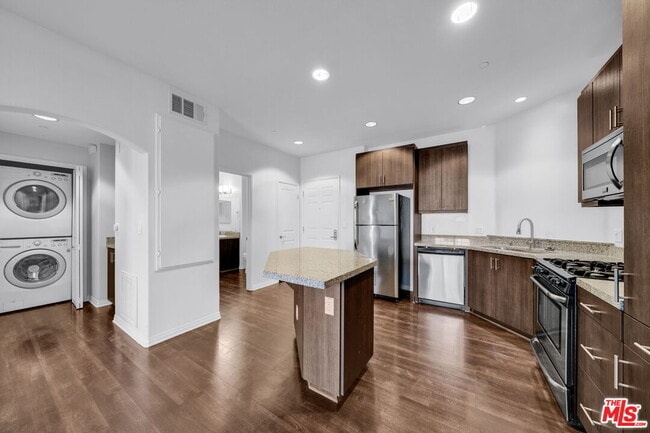 Photo - 1408 W Washington Blvd Unit 305