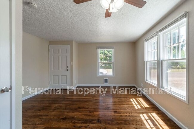 Photo - 3108 Thompson Ave