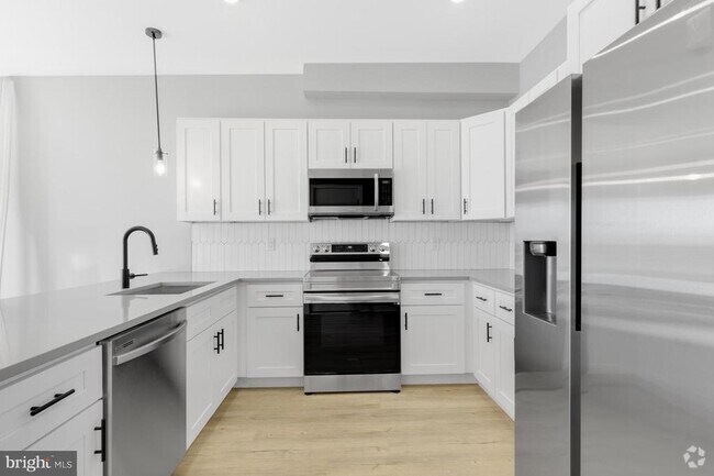 Building Photo - 919 N 15th St Unit 3 Rental