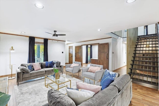 Photo - 15305 Plum Ln Unit ID1019595P