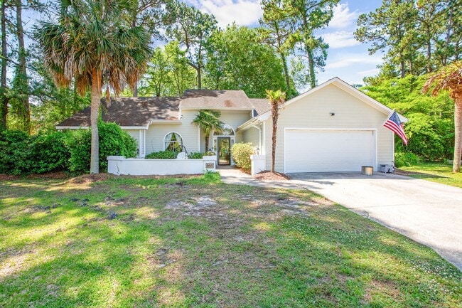 Building Photo - Fully Furnished Coastal Retreat Near Wrightsville Beach in Desirable Masonboro Neighborhood