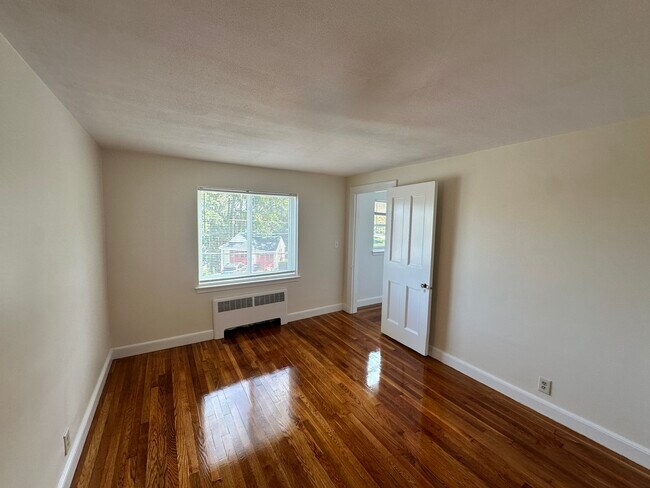 Photo - 5 Bishop Rd Unit 4