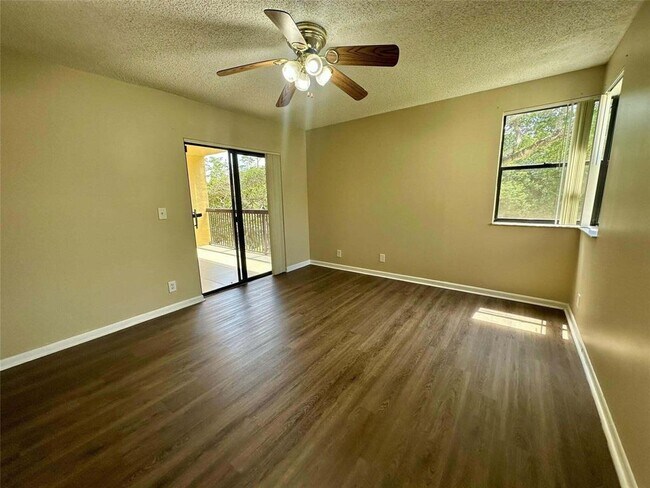 Photo - 5701 Riverside Dr Unit 205