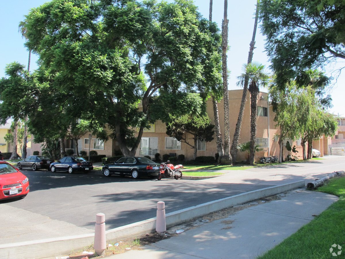 Baldwin Hills - Baldwin Hills Apartments