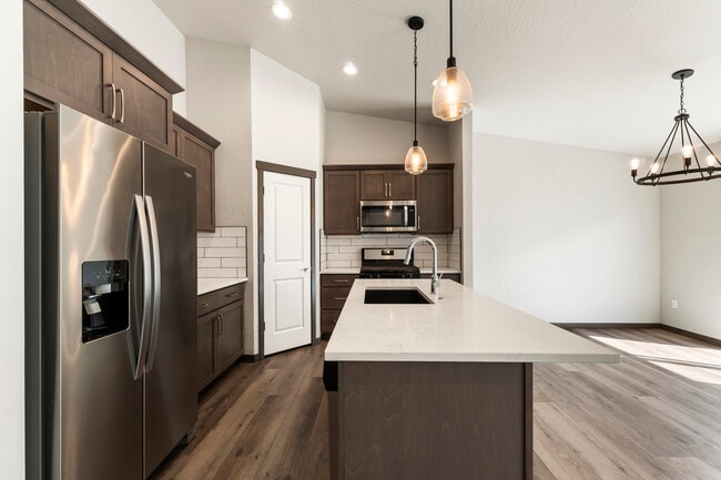 Building Photo - Thayer Cottages Rental