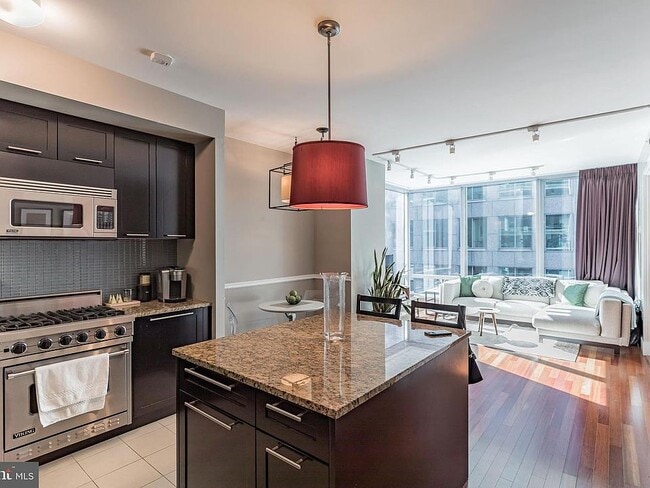 Building Photo - 1414 S Penn Square