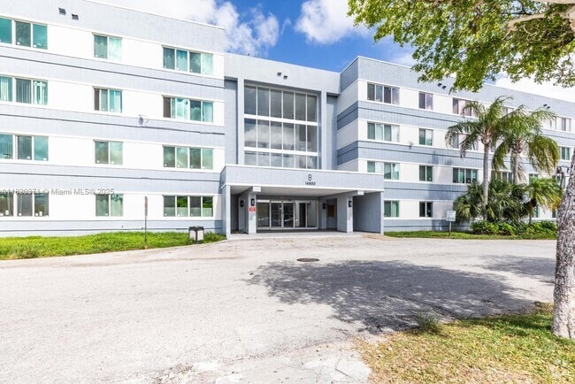 Building Photo - 14850 Naranja Lakes Blvd Unit B1B Rental