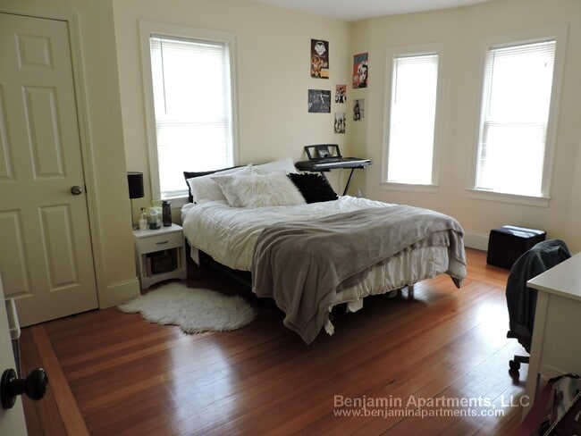 Photo - 74 Brooks St Apartments Unit 1