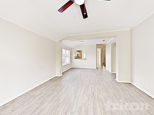 Photo - 2308 Stagecoach St