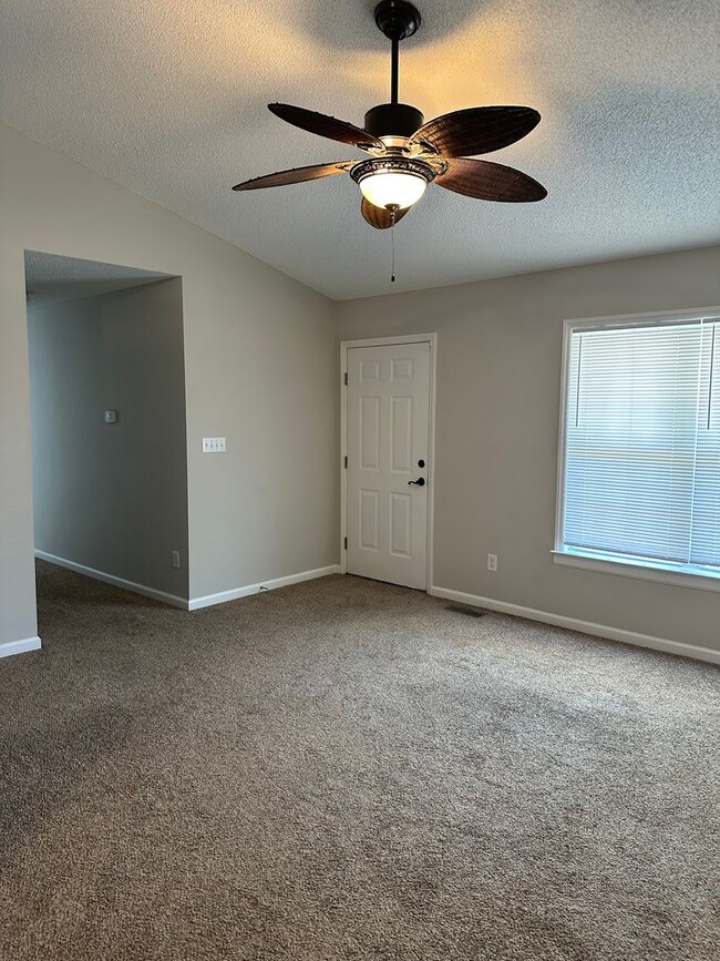 1504 Manora Ct