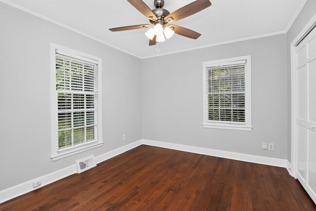 2600 Selwyn Ave