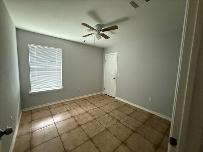 Building Photo - 311 Kansas St