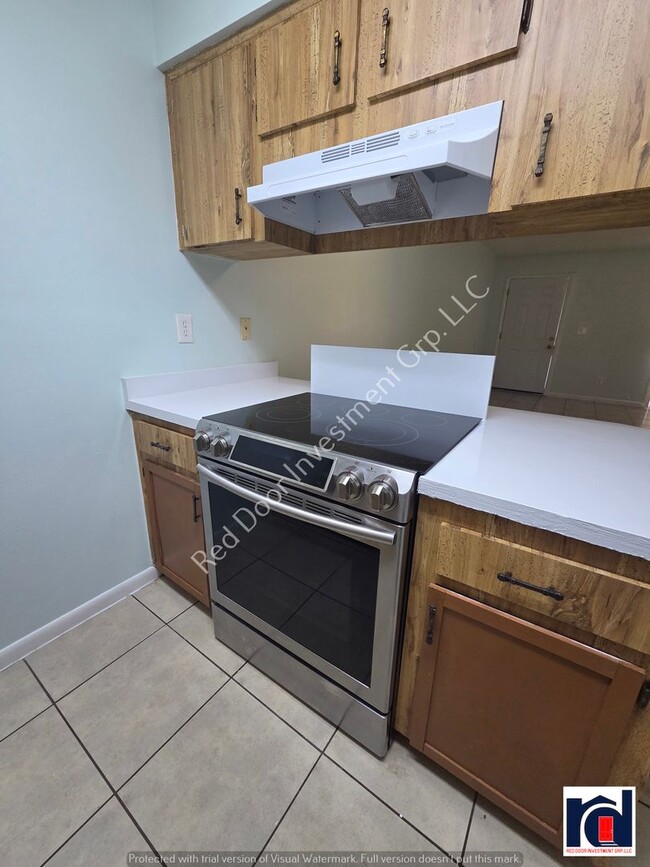 Photo - 2 Bedroom 2 Bath w/ Washer & Dryer~ Move i... Unit 2