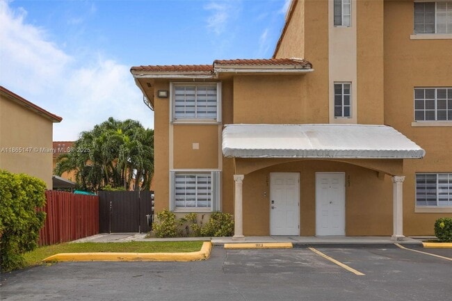 Building Photo - 3378 W 80th St Rental