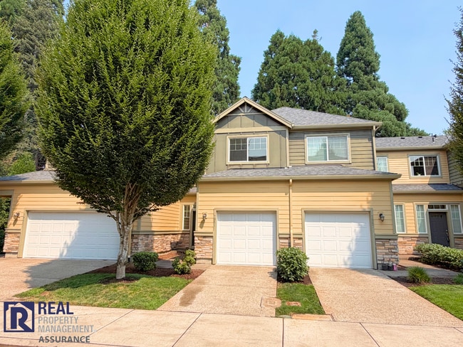 Building Photo - Modern Beaverton 3BR/3BA Townhome with Garage Near Nike & Intel