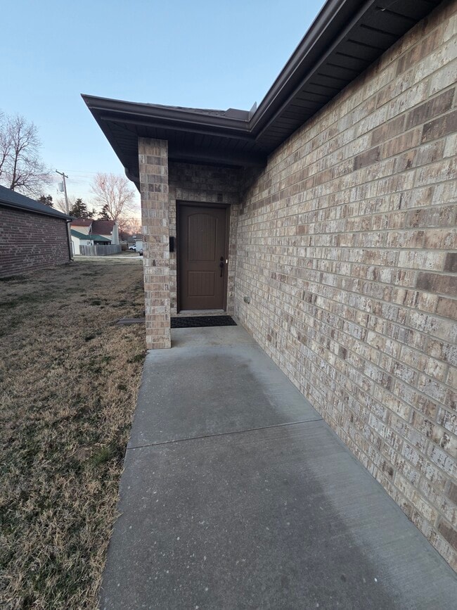 Photo - 719-713 13th St