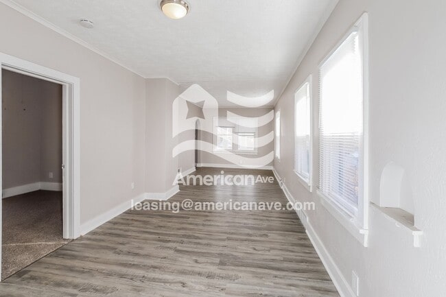 1942 S 14th St
