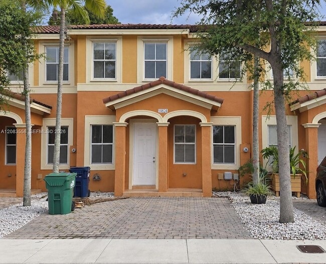 Building Photo - 10824 SW 240 Ln