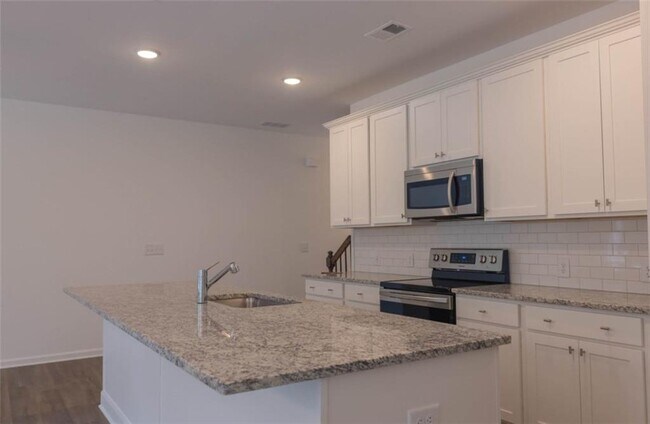 Photo - 2000 Rosemary Park Ln