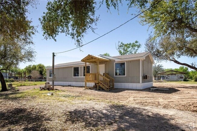 Building Photo - 1221 S Cesar Chavez Rd Rental