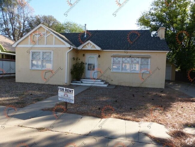 Building Photo - Charming 2 bedroom ! bath home!