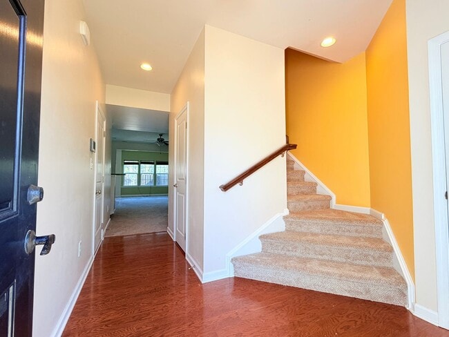 Photo - 3 Bedroom Townhome Riverwalk Townes