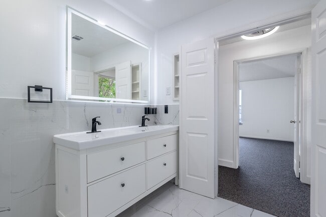 Photo - 19102 Lookout Mountain Ln
