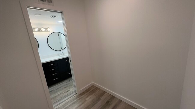 Photo - 101 Ocean Lane Dr Unidad 105