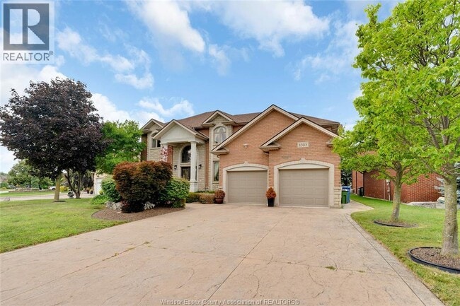Photo - 1585 Stoneybrook Crescent