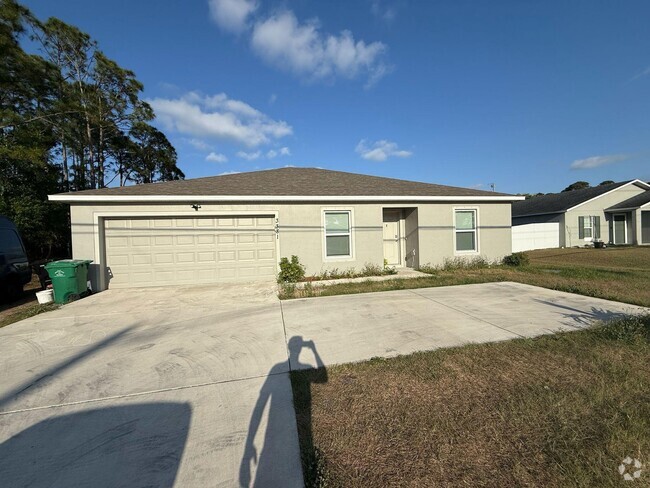 Building Photo - 3381 SW Rosser Blvd Rental
