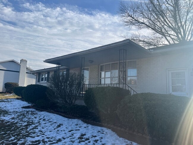 Photo - 2006 White St