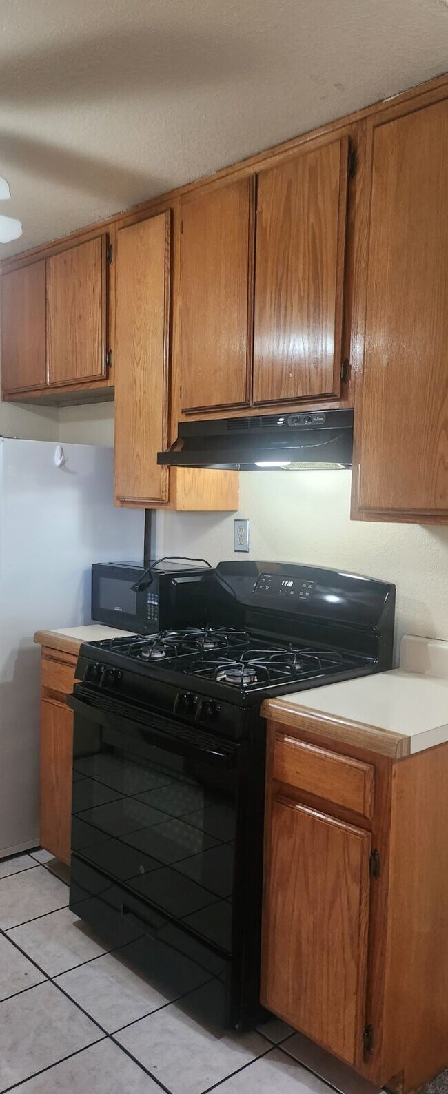 Photo - 1841 N Hollywood Way