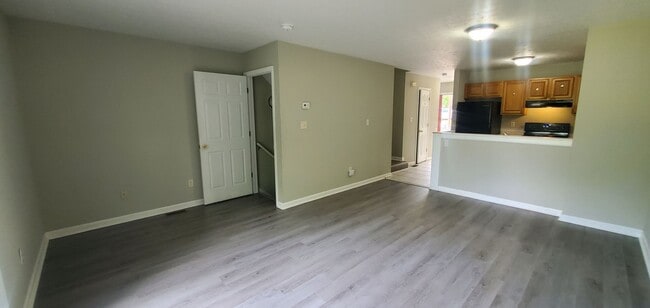 Photo - 118 Tanbark Dr