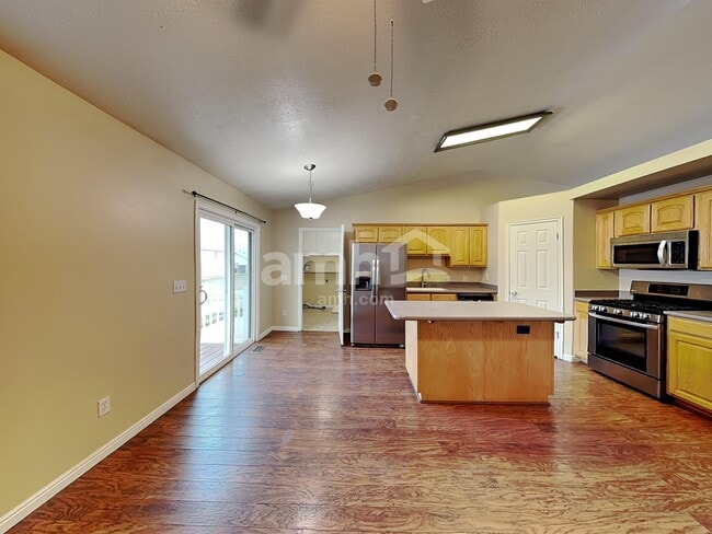 Photo - 120 S 1660 W