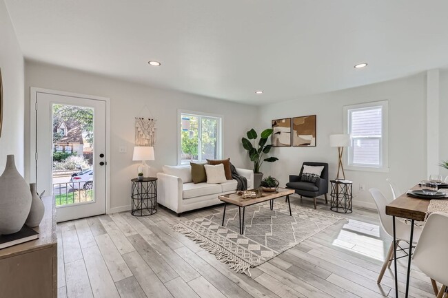 Photo - 3711 S Sherman St