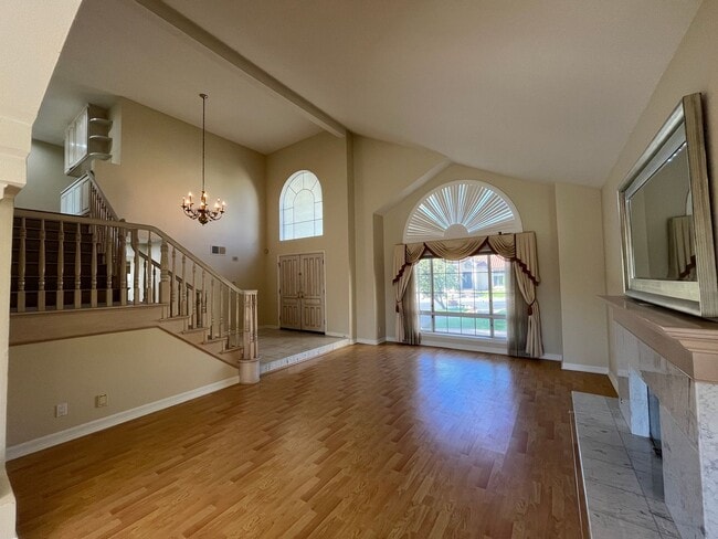 Photo - MOVE IN READY 5+4 in guard-gated Porter Ra...