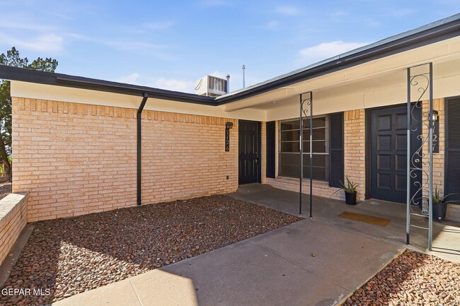 Photo - 7129 Orizaba Ave